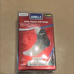 Mueller Ankle Support with Straps - Black